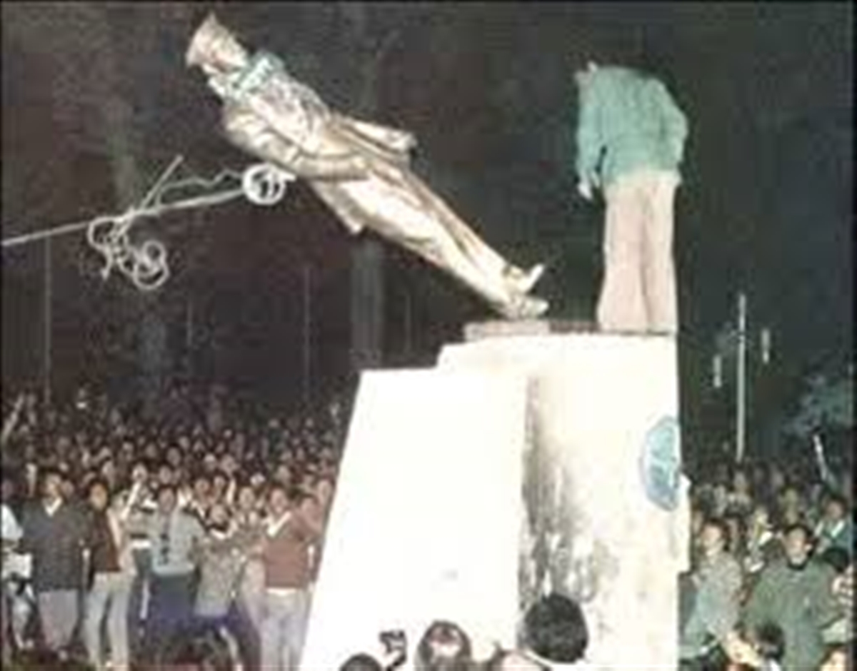 علل پیروزی انقلاب اسلامی و سقوط رژیم منحوس پهلوی